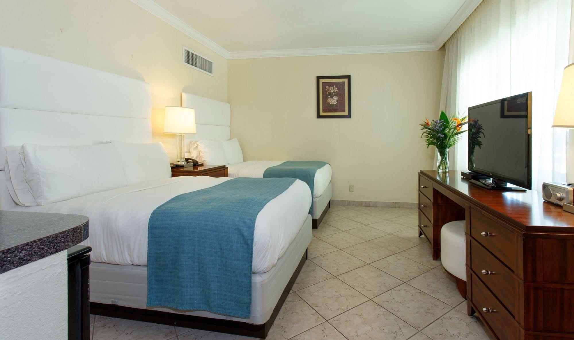 The Sea Lord Hotel & Suites (Adults Only) Lauderdale-by-the-Sea Exterior foto